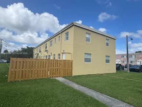 8454 NW 4th Ave #8454