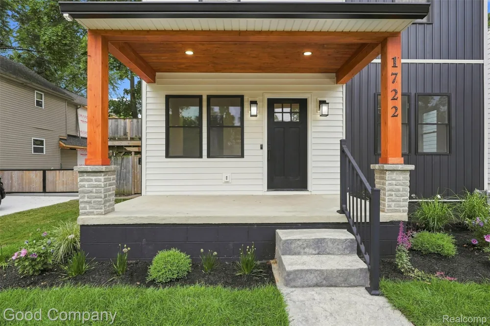 1722 Roszel Street Royal Oak City, MI 48067
