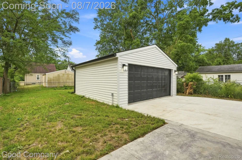 1722 Roszel Street Royal Oak City, MI 48067