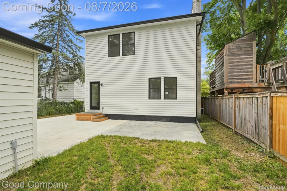 1722 Roszel Street Royal Oak City, MI 48067