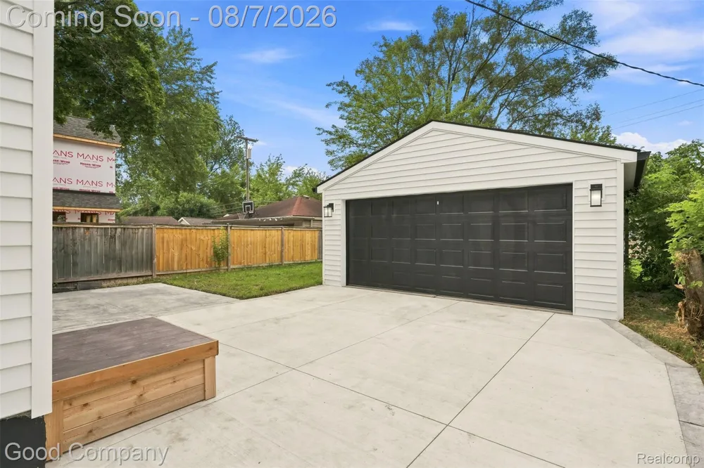 1722 Roszel Street Royal Oak City, MI 48067