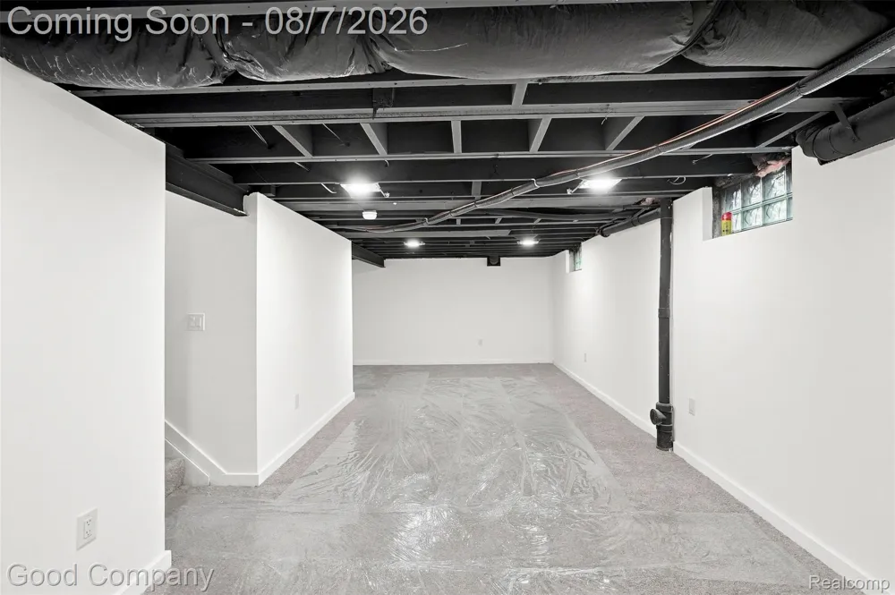 1722 Roszel Street Royal Oak City, MI 48067