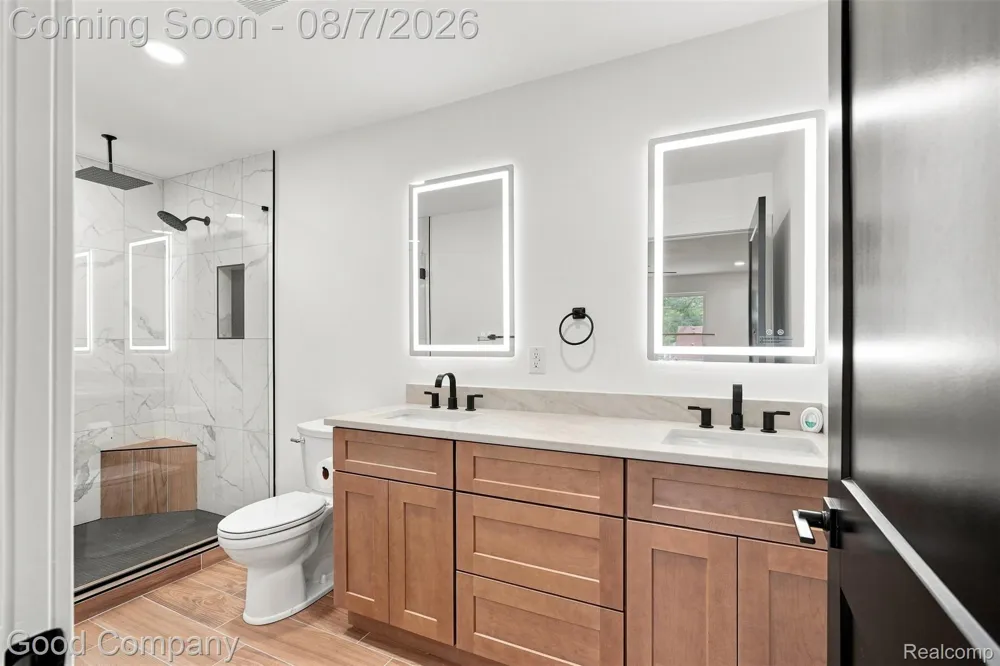 1722 Roszel Street Royal Oak City, MI 48067