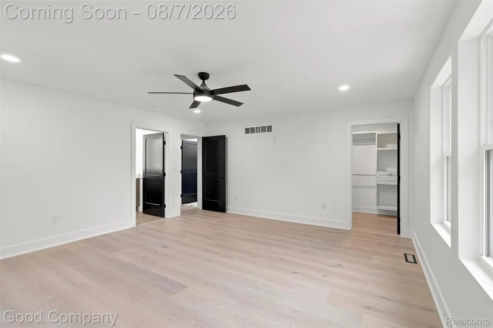 1722 Roszel Street Royal Oak City, MI 48067
