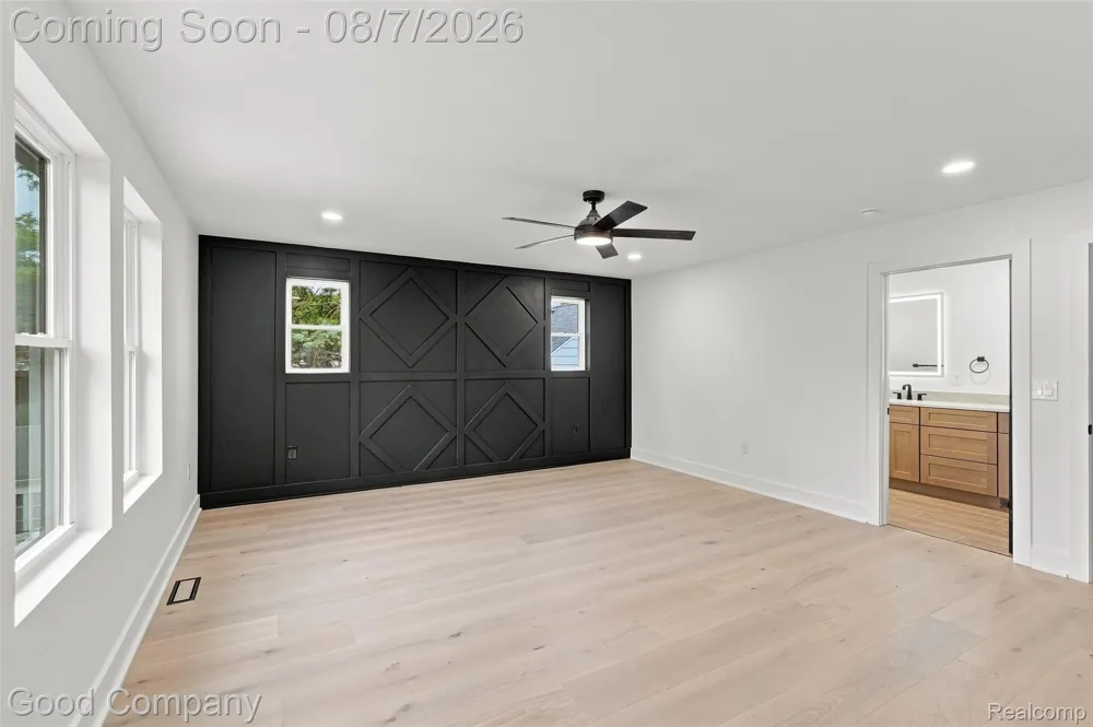 1722 Roszel Street Royal Oak City, MI 48067