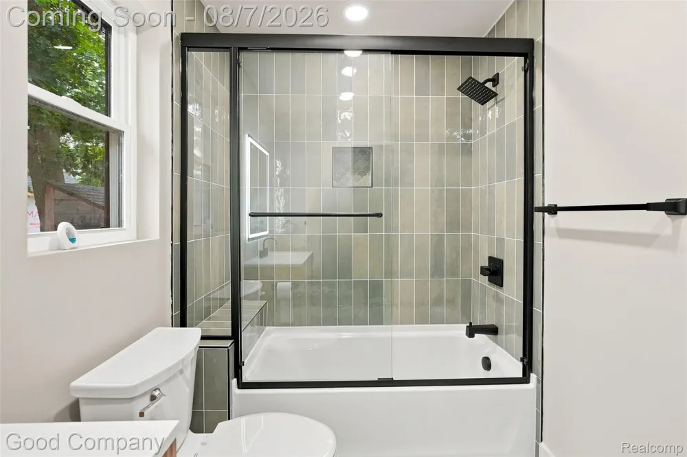1722 Roszel Street Royal Oak City, MI 48067