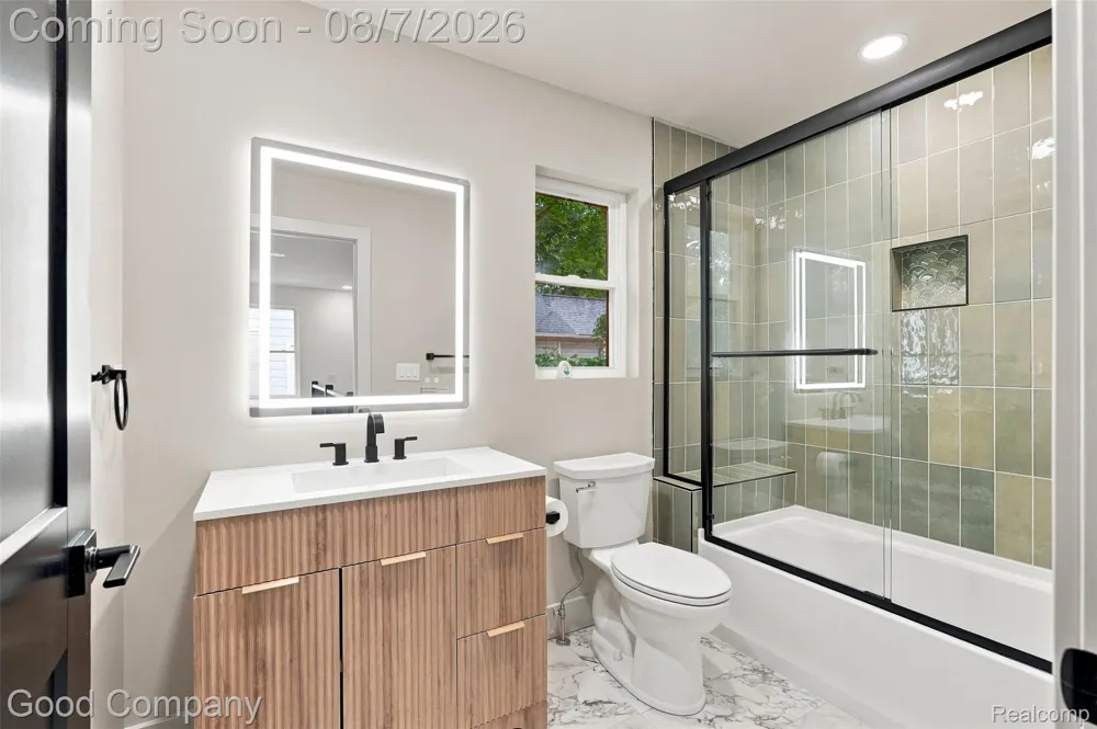1722 Roszel Street Royal Oak City, MI 48067