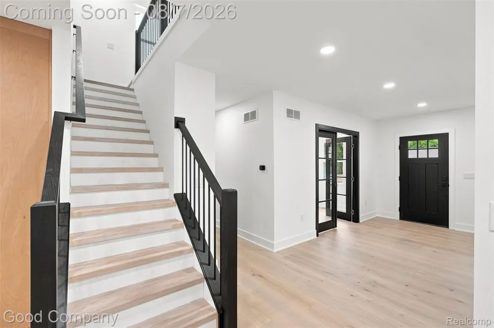 1722 Roszel Street Royal Oak City, MI 48067