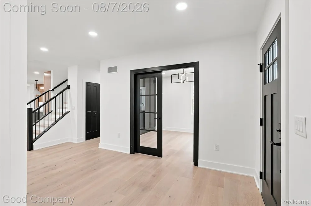1722 Roszel Street Royal Oak City, MI 48067