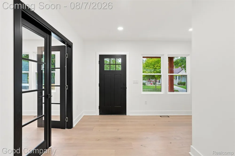 1722 Roszel Street Royal Oak City, MI 48067