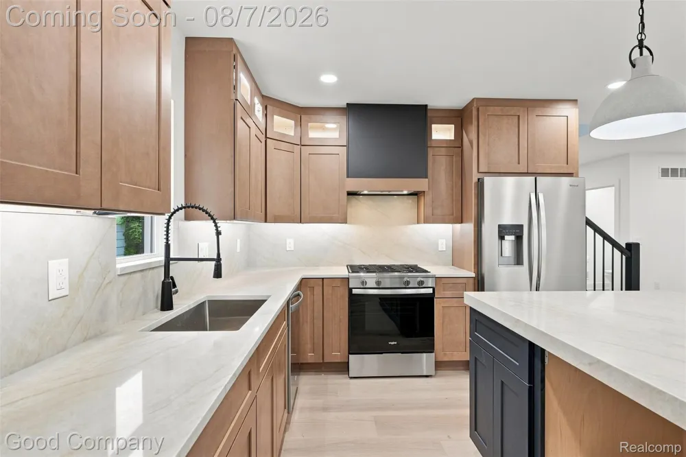 1722 Roszel Street Royal Oak City, MI 48067