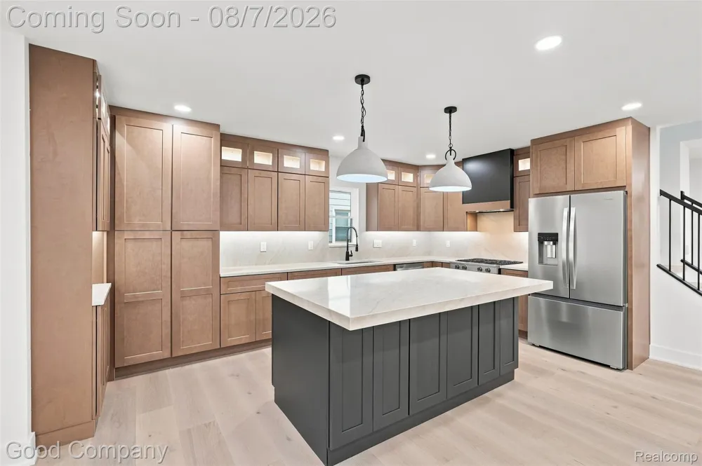 1722 Roszel Street Royal Oak City, MI 48067