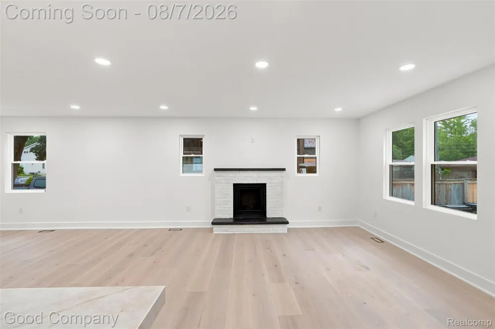 1722 Roszel Street Royal Oak City, MI 48067