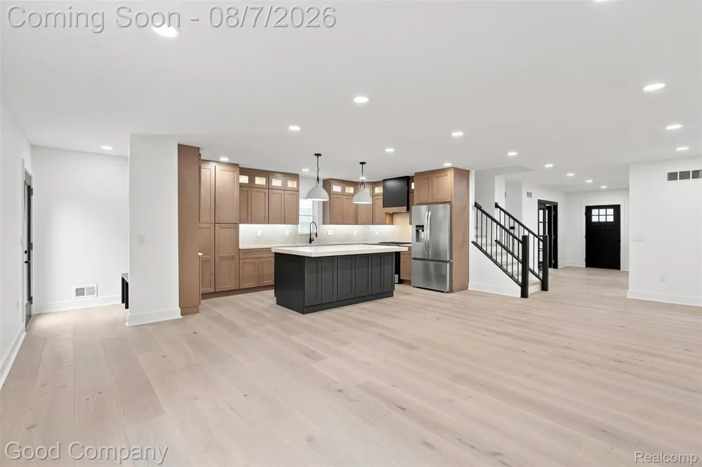 1722 Roszel Street Royal Oak City, MI 48067