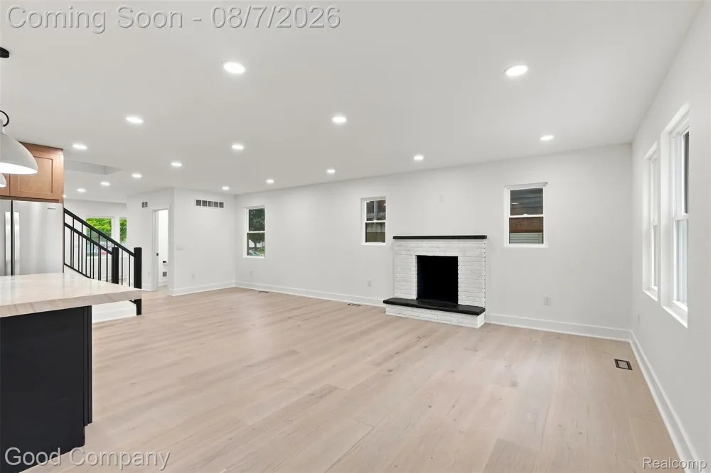 1722 Roszel Street Royal Oak City, MI 48067