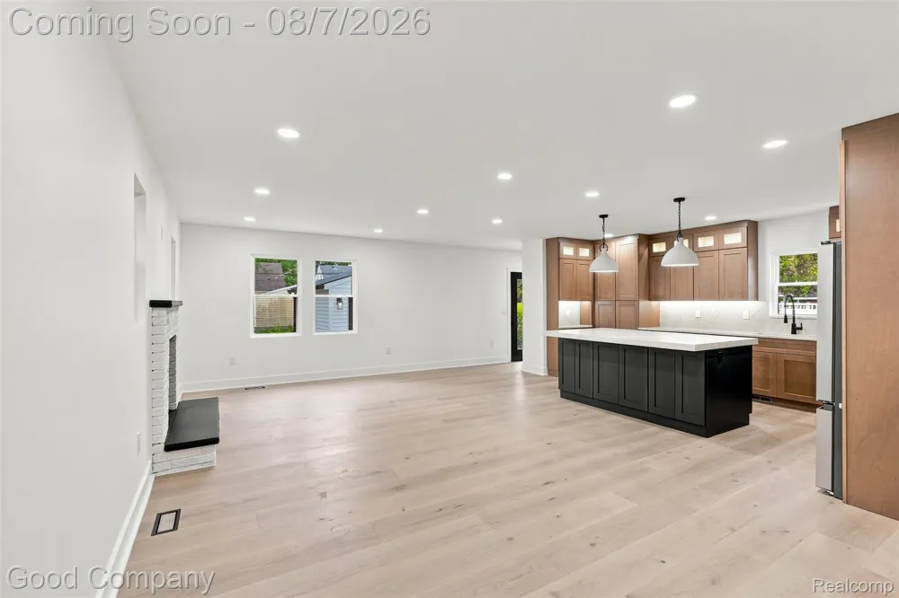 1722 Roszel Street Royal Oak City, MI 48067