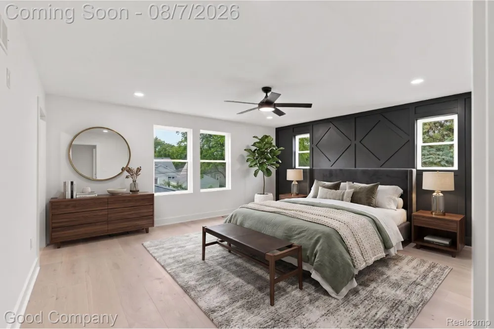 1722 Roszel Street Royal Oak City, MI 48067