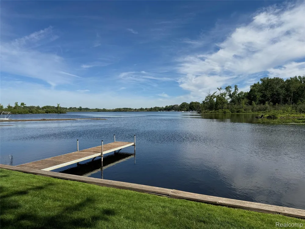 3138 Ponemah Drive Fenton Charter Township, MI 48430
