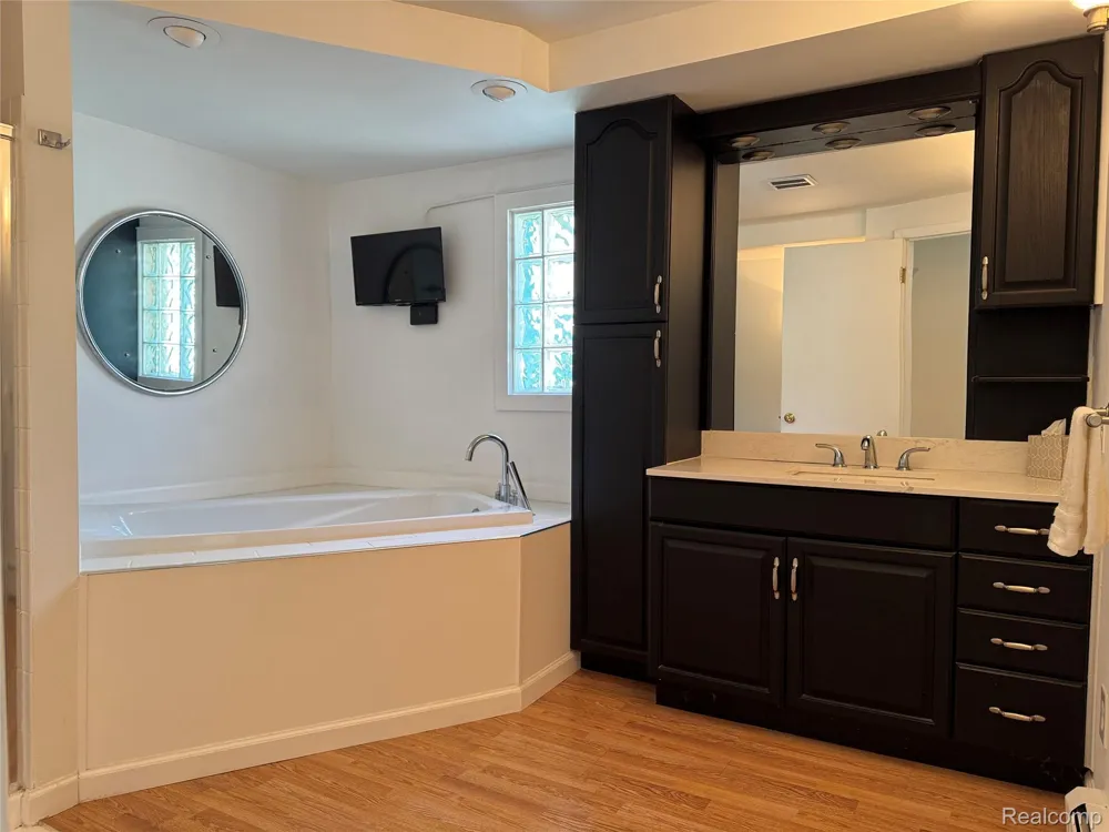 3138 Ponemah Drive Fenton Charter Township, MI 48430