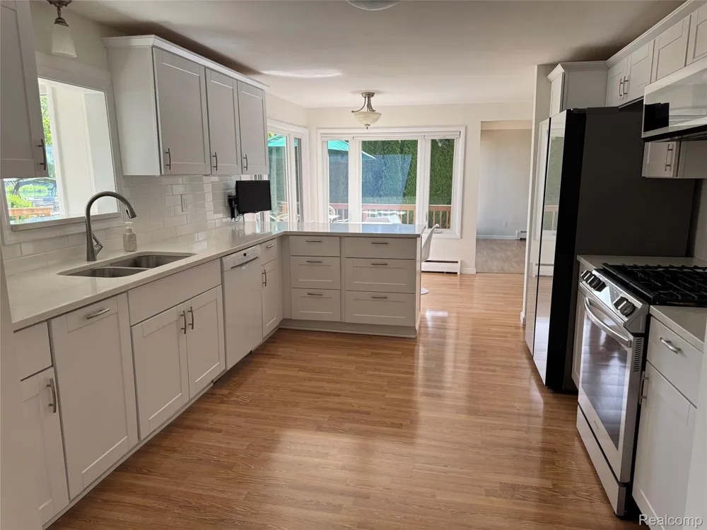3138 Ponemah Drive Fenton Charter Township, MI 48430
