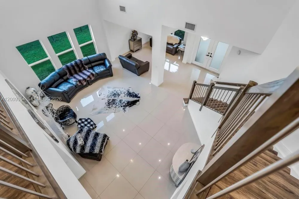 7601 Dr Davie, FL 33328