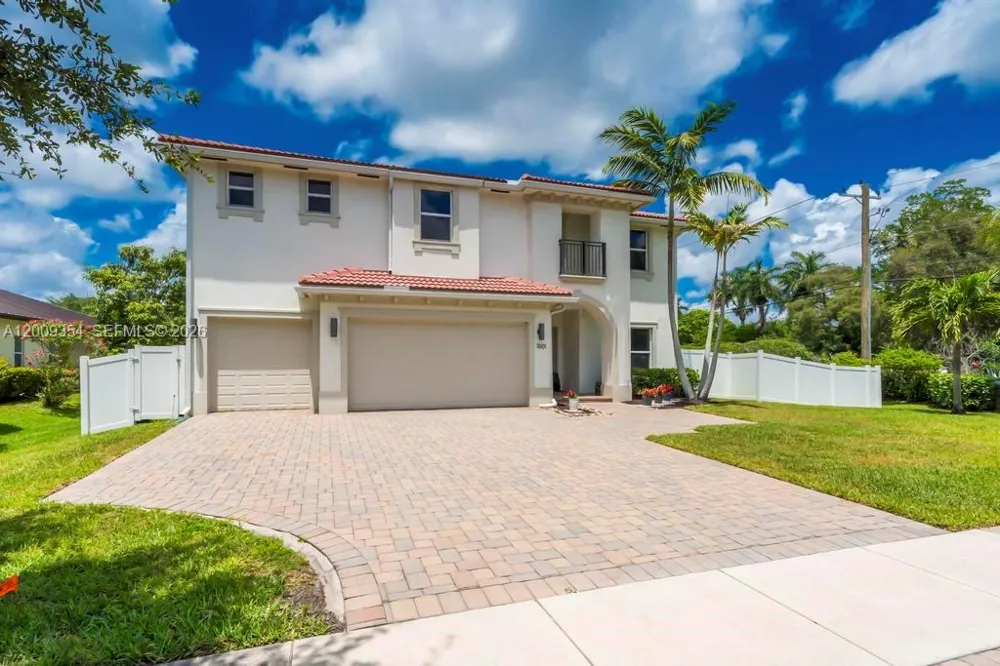 7601 Dr Davie, FL 33328