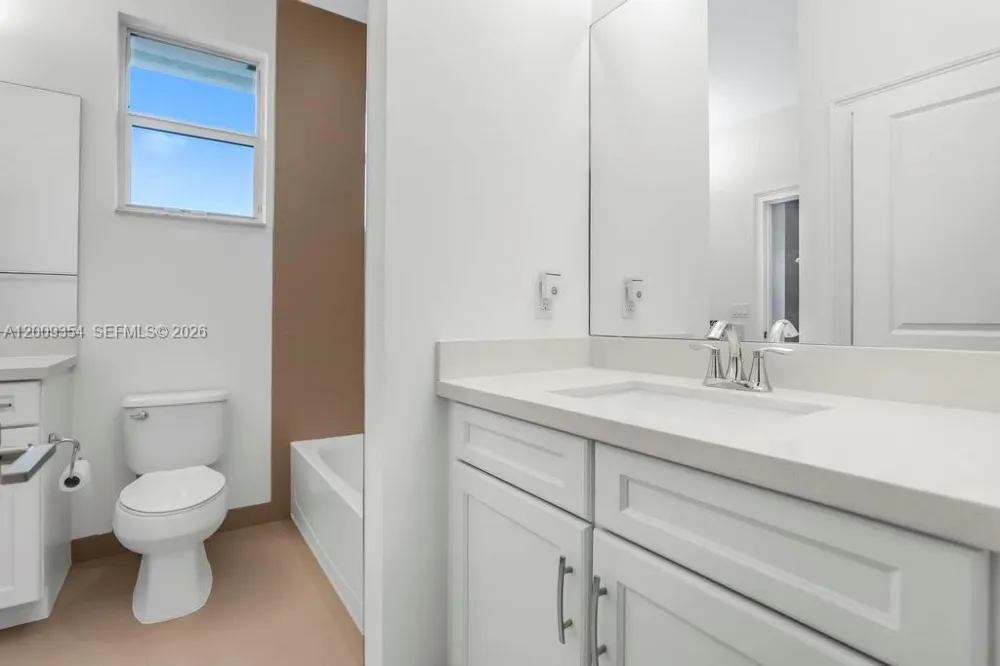 7601 Dr Davie, FL 33328