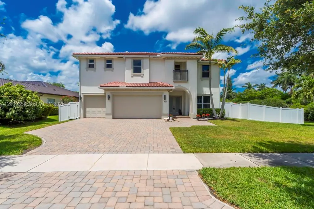 7601 Dr Davie, FL 33328