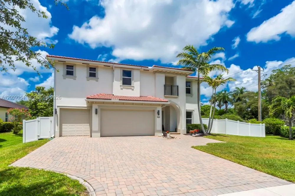 7601 Dr Davie, FL 33328