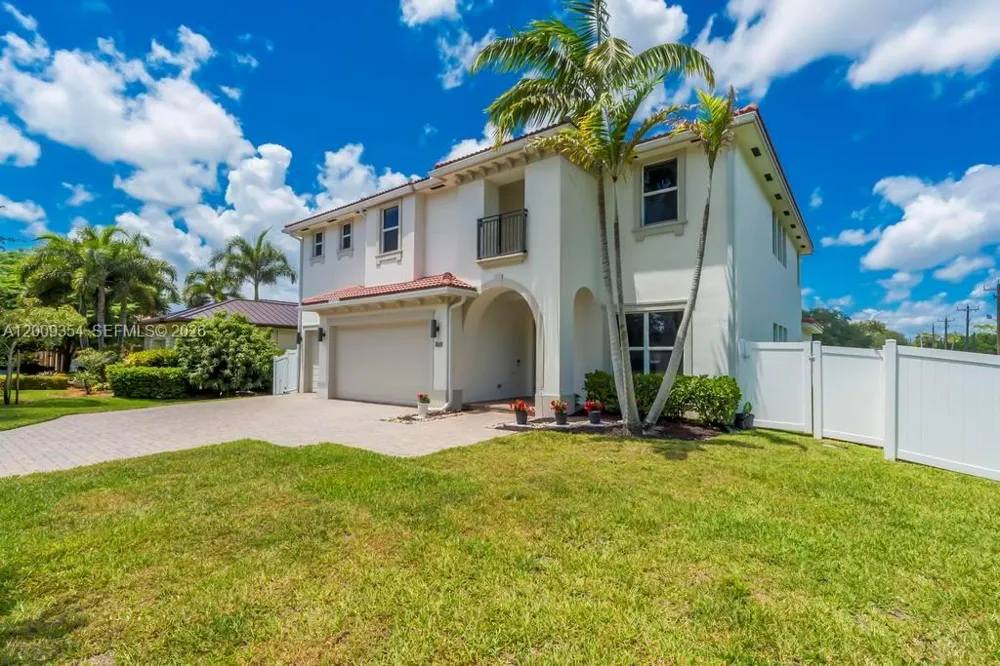 7601 Dr Davie, FL 33328