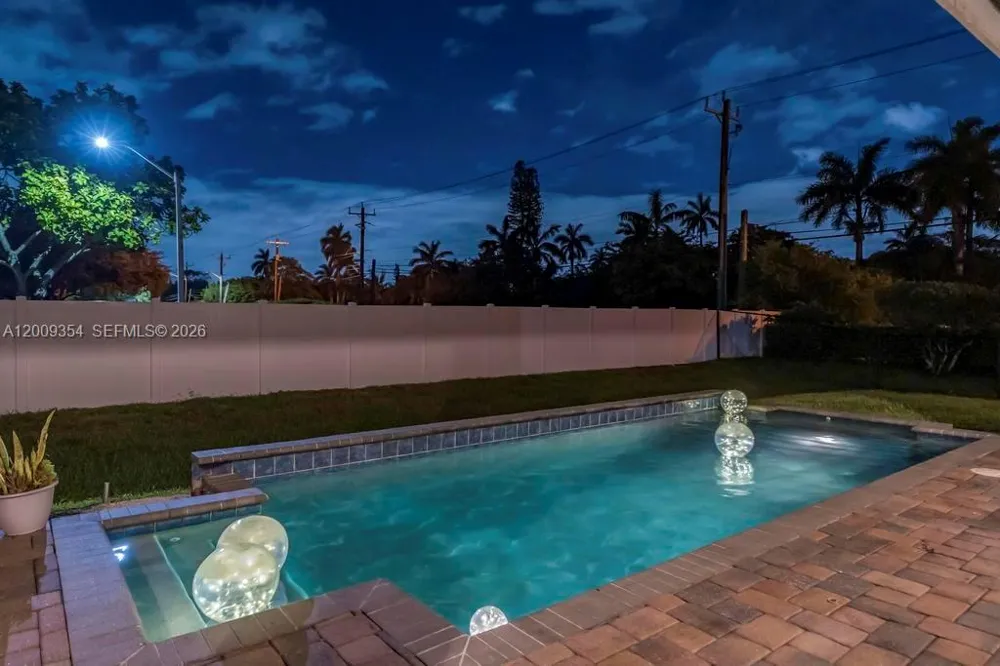 7601 Dr Davie, FL 33328
