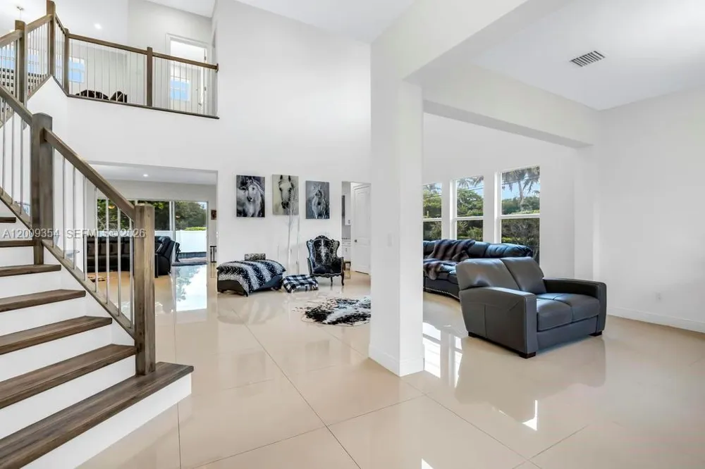 7601 Dr Davie, FL 33328