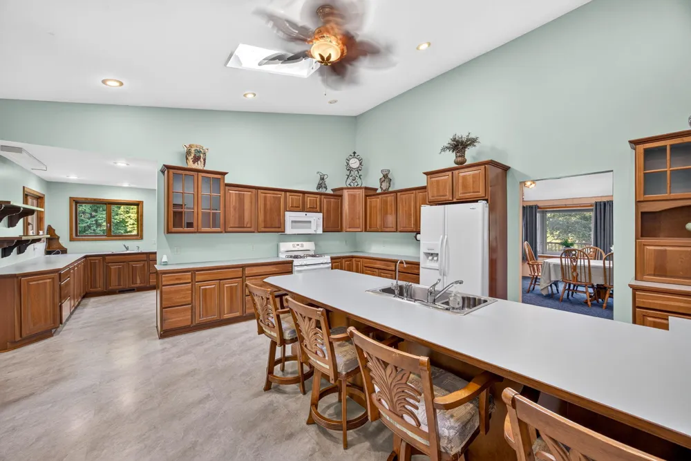 9880 85th Avenue Morton Township, MI 49332