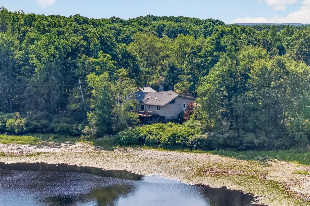 9880 85th Avenue Morton Township, MI 49332