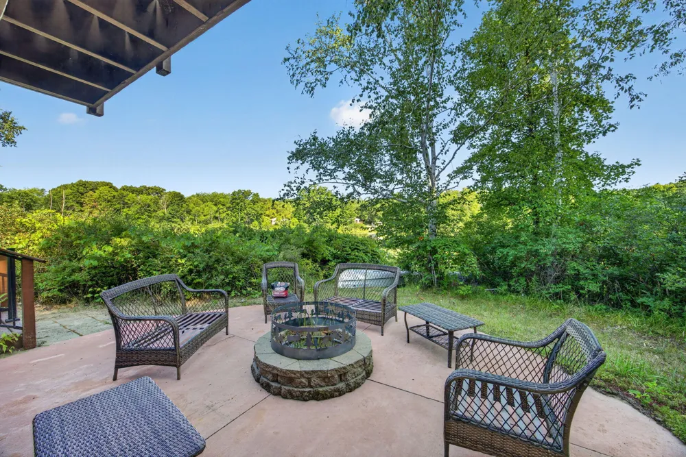 9880 85th Avenue Morton Township, MI 49332