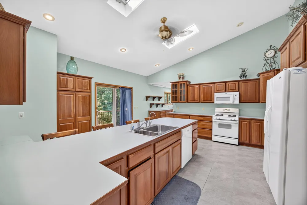 9880 85th Avenue Morton Township, MI 49332