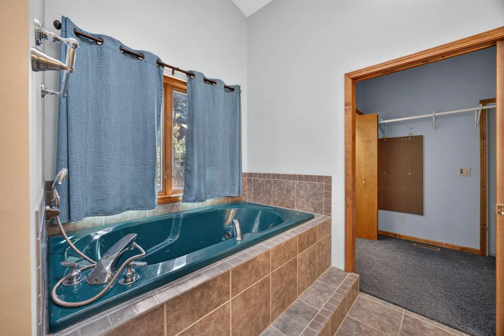 9880 85th Avenue Morton Township, MI 49332