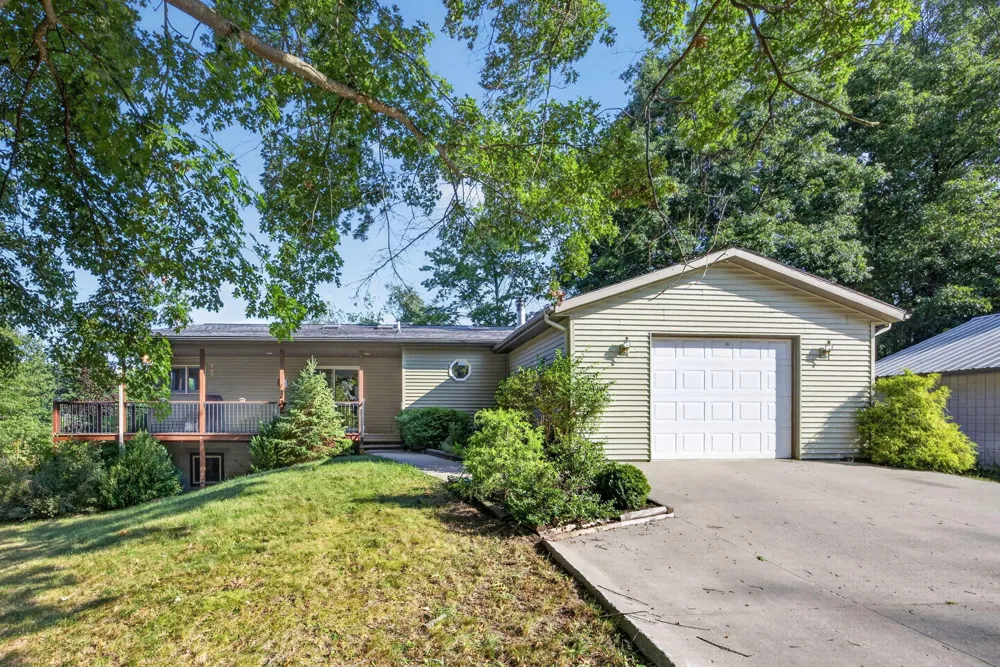 9880 85th Avenue Morton Township, MI 49332