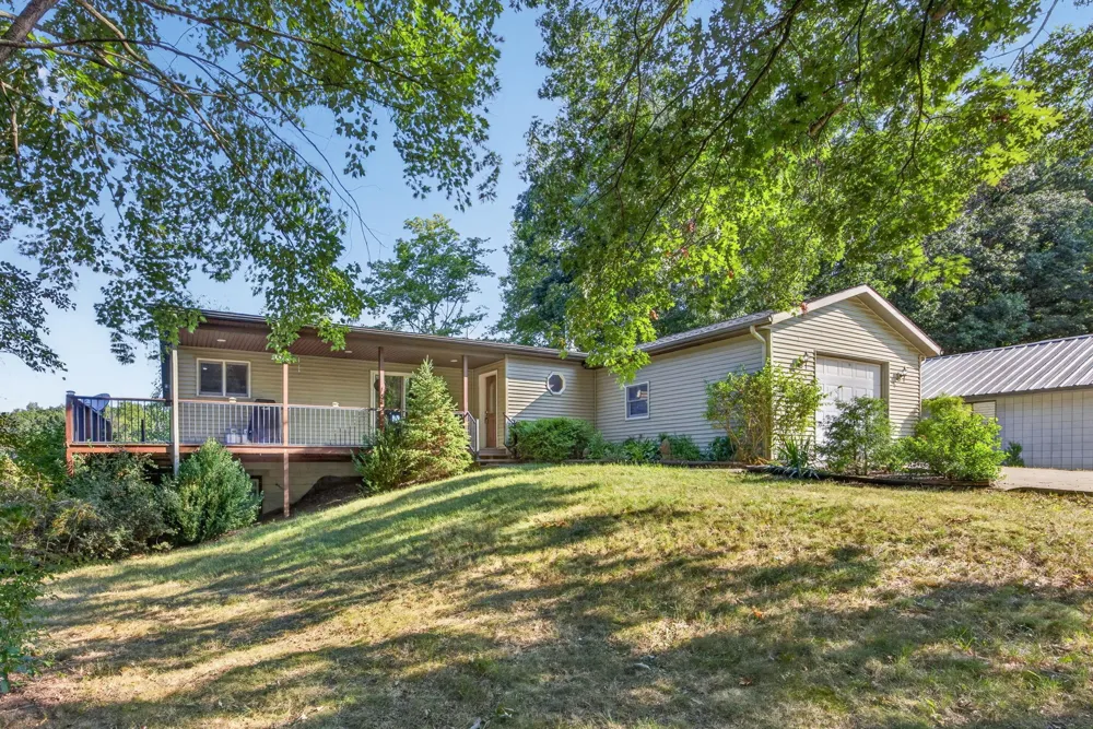 9880 85th Avenue Morton Township, MI 49332