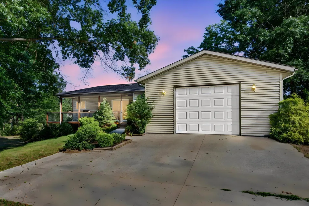 9880 85th Avenue Morton Township, MI 49332