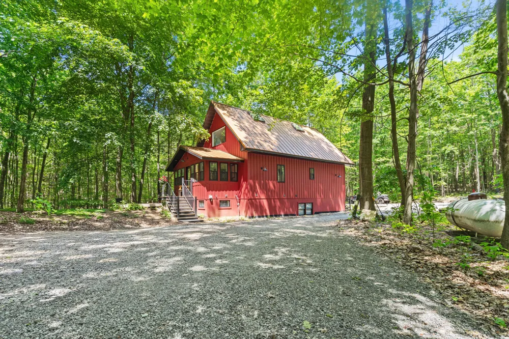 6907 126th Avenue Saugatuck Township, MI 49408