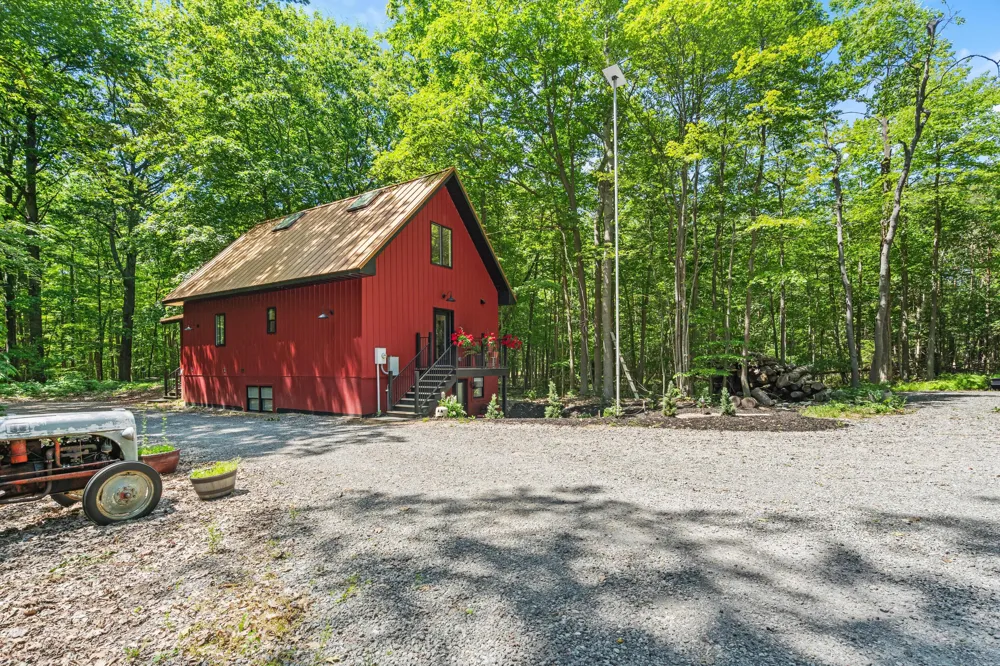 6907 126th Avenue Saugatuck Township, MI 49408