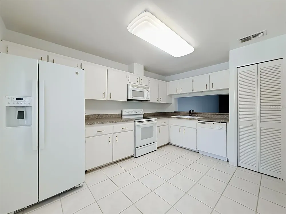 15 ESCONDIDO COURT #148 Altamonte Springs, FL 32701