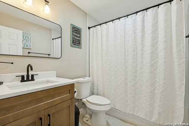 500 County Road 2645 Moore, TX 78057