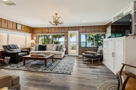 111 Live Oak Drive