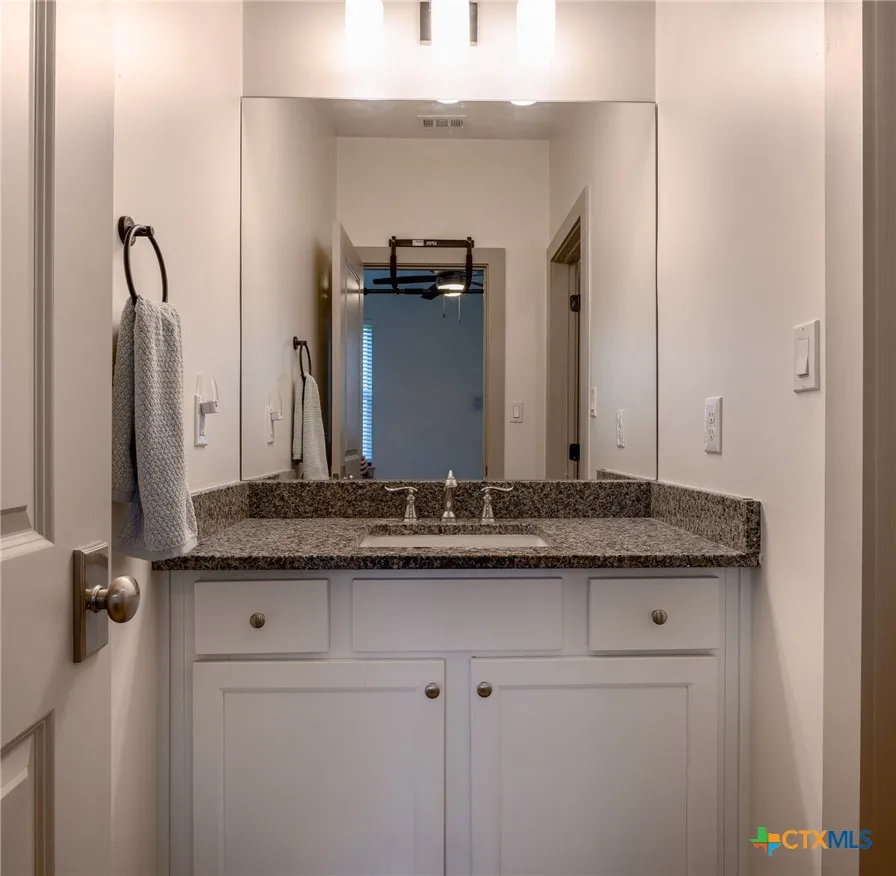 638 Oak Lane Cottonwood Shores, TX 78657