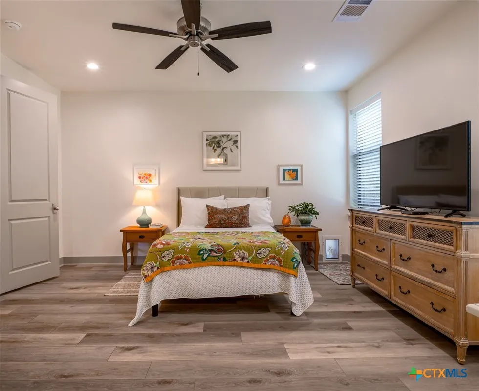 638 Oak Lane Cottonwood Shores, TX 78657