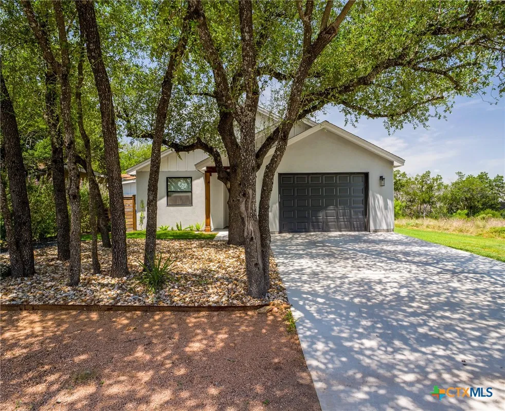 638 Oak Lane Cottonwood Shores, TX 78657