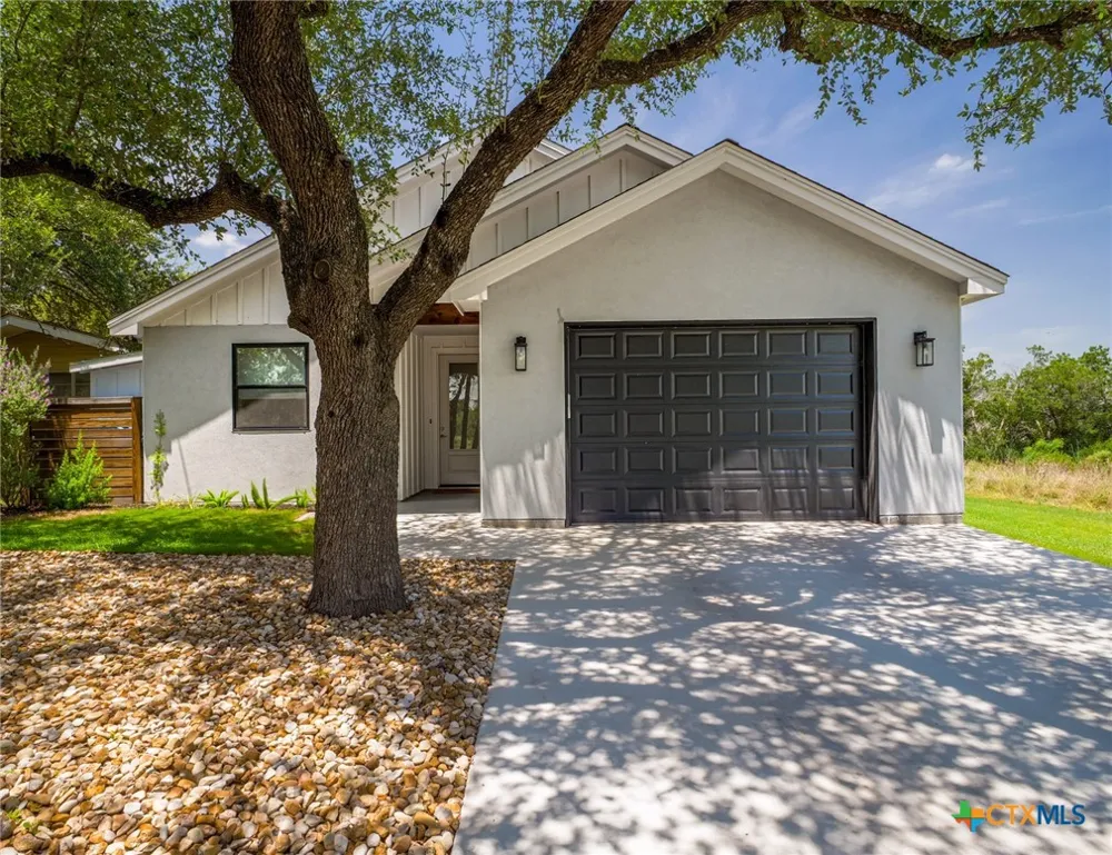 638 Oak Lane Cottonwood Shores, TX 78657