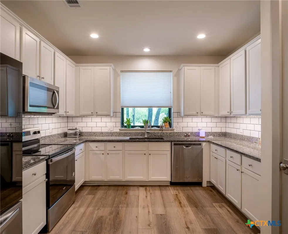 638 Oak Lane Cottonwood Shores, TX 78657